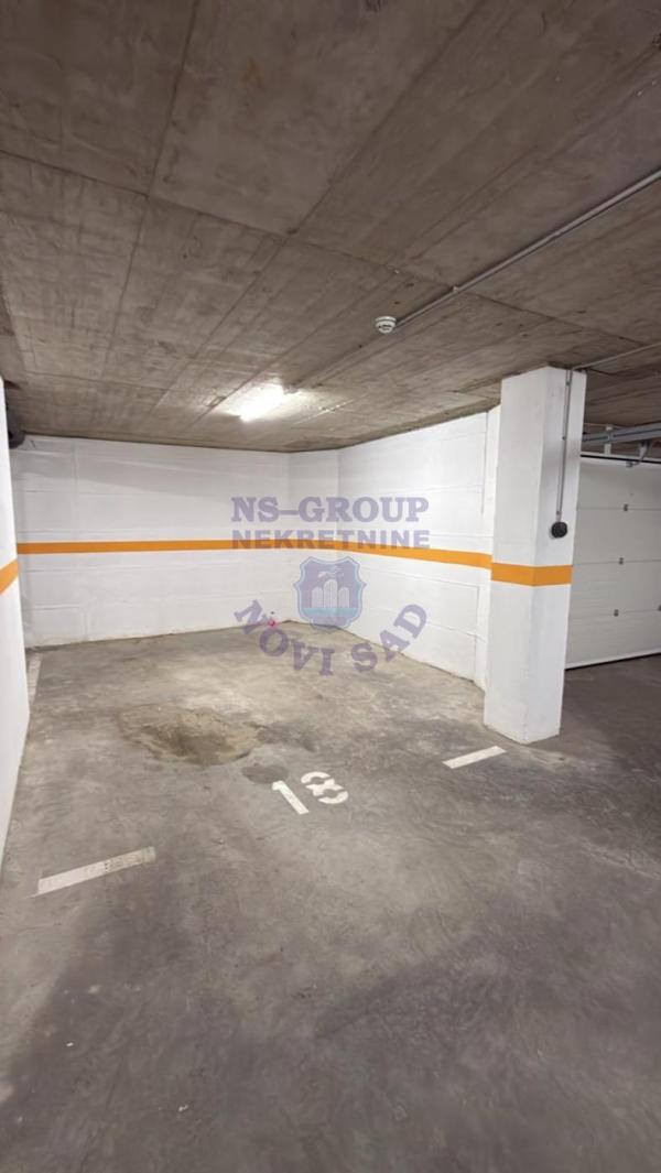 Slika 7 - Trosoban, 62m2, Salajka (Partizanska ulica) Novi Sad, sa terasom, ima lift