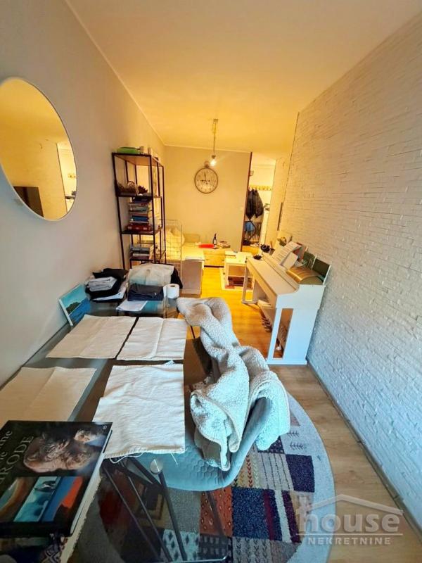 Slika 2 - Stan,NOVI SAD,CENTAR,kv: 39.00, € 140000, ID: 1065492