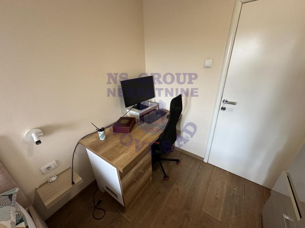 Slika 1 - Dvoiposoban, 60m2, Liman 4 Novi Sad, sa terasom, ima lift