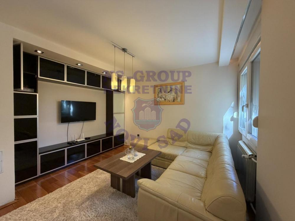 Glavna slika -Trosoban, 62m2, Liman 2 Novi Sad, sa terasom, ima lift
