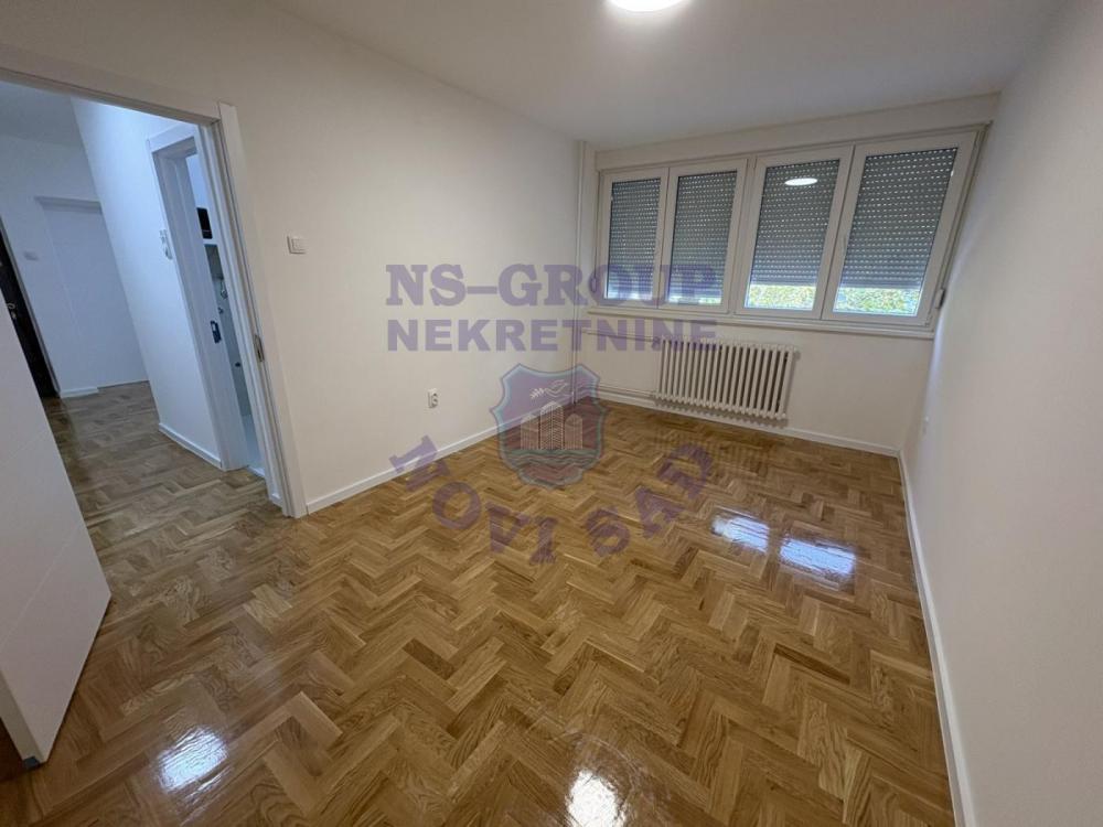 Slika 1 - Dvosoban, 58m2, Detelinara Novi Sad, sa terasom, ima lift
