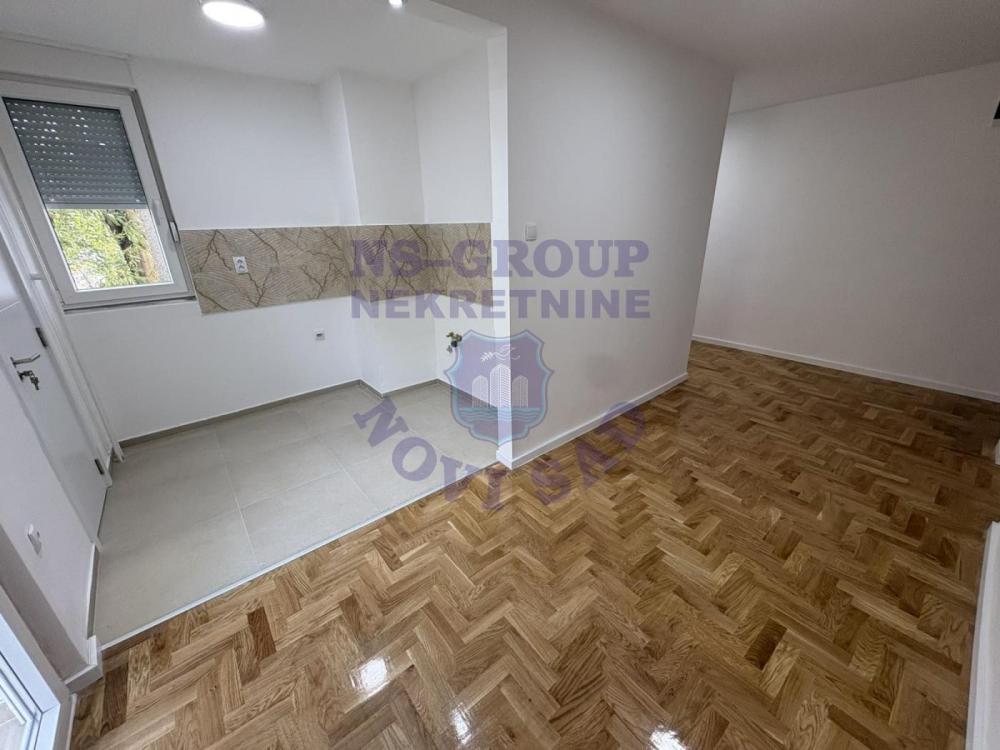 Slika 2 - Dvosoban, 58m2, Detelinara Novi Sad, sa terasom, ima lift