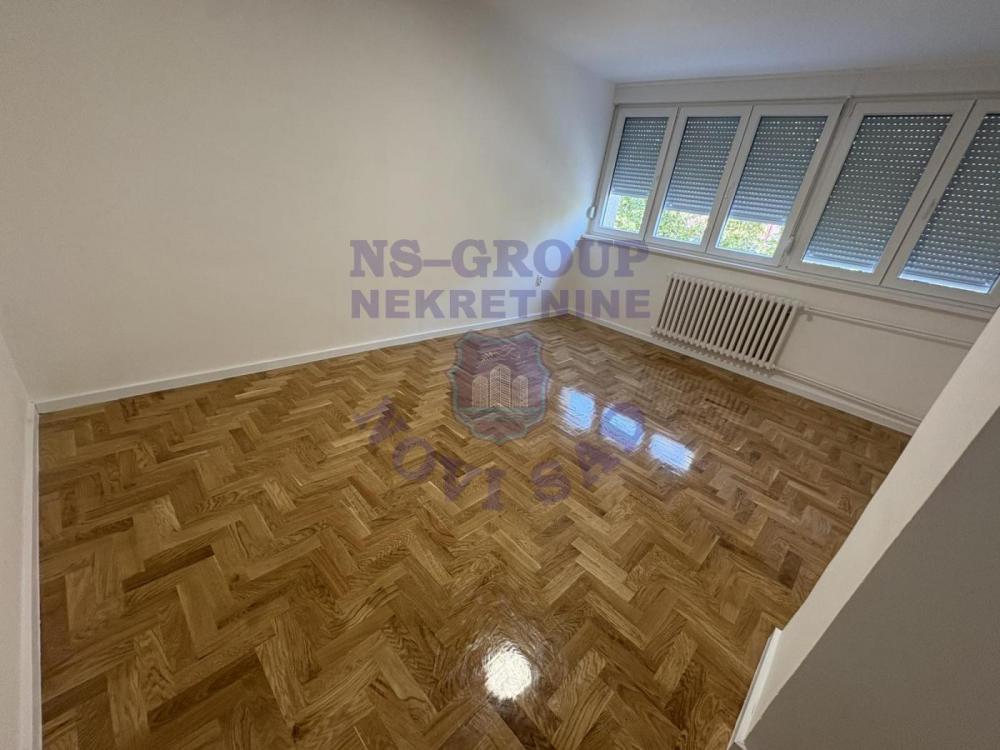Slika 6 - Dvosoban, 58m2, Detelinara Novi Sad, sa terasom, ima lift