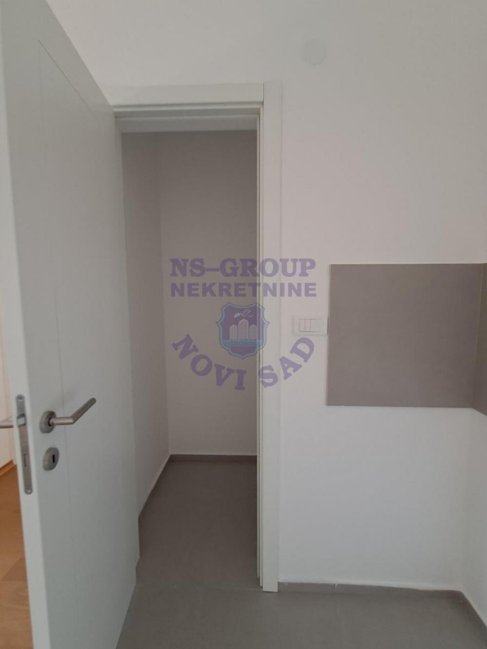Slika 7 - Trosoban, 62m2, Salajka (Partizanska ulica) Novi Sad, sa terasom, ima lift