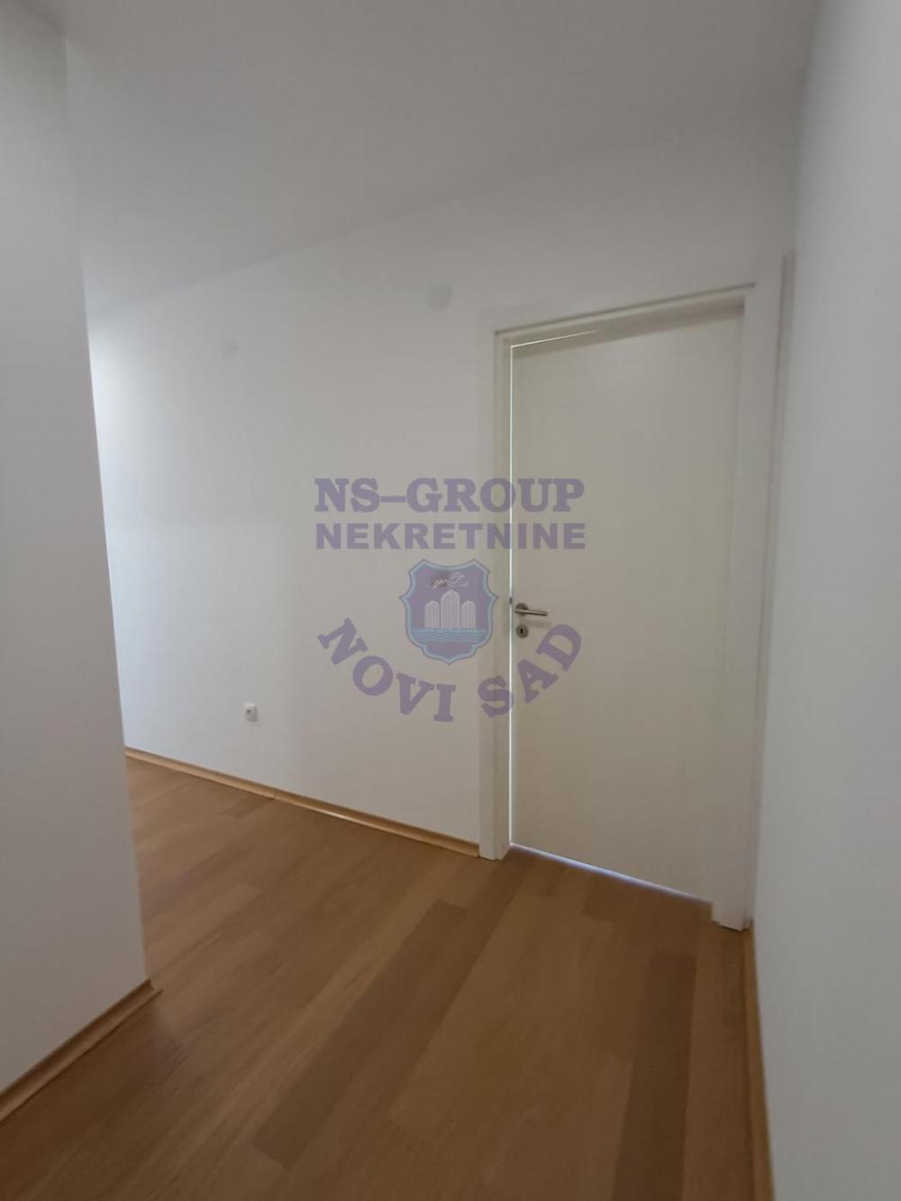 Slika 6 - Trosoban, 62m2, Salajka (Partizanska ulica) Novi Sad, sa terasom, ima lift