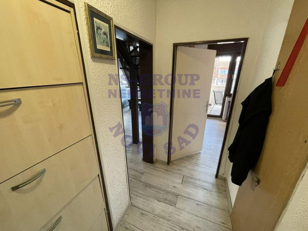 Slika 4 - Troiposoban, 73m2, Nova Detelinara Novi Sad, sa terasom, ima lift