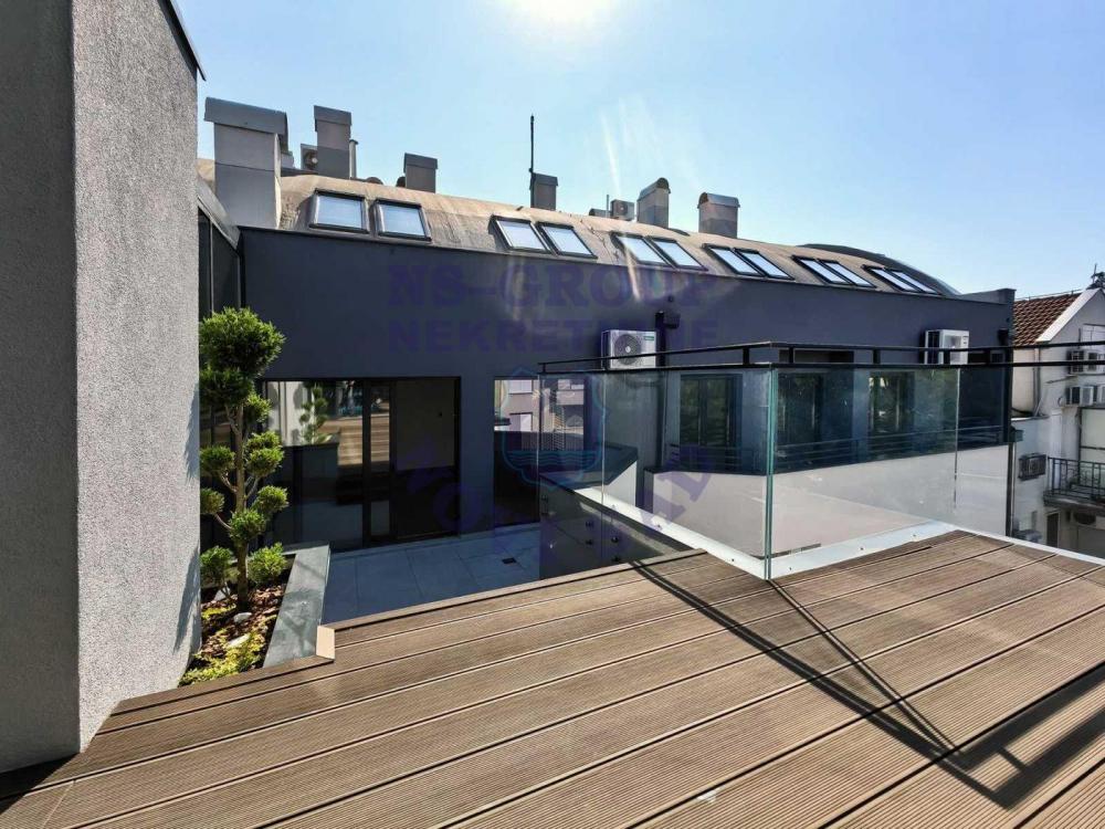 Slika 2 - Četvorosoban, 240m2, Adamovićevo naselje Novi Sad, sa terasom, ima lift