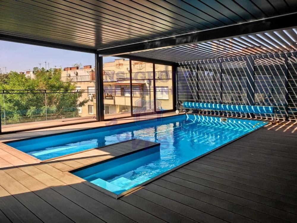 Glavna slika -Četvorosoban, 240m2, Adamovićevo naselje Novi Sad, sa terasom, ima lift