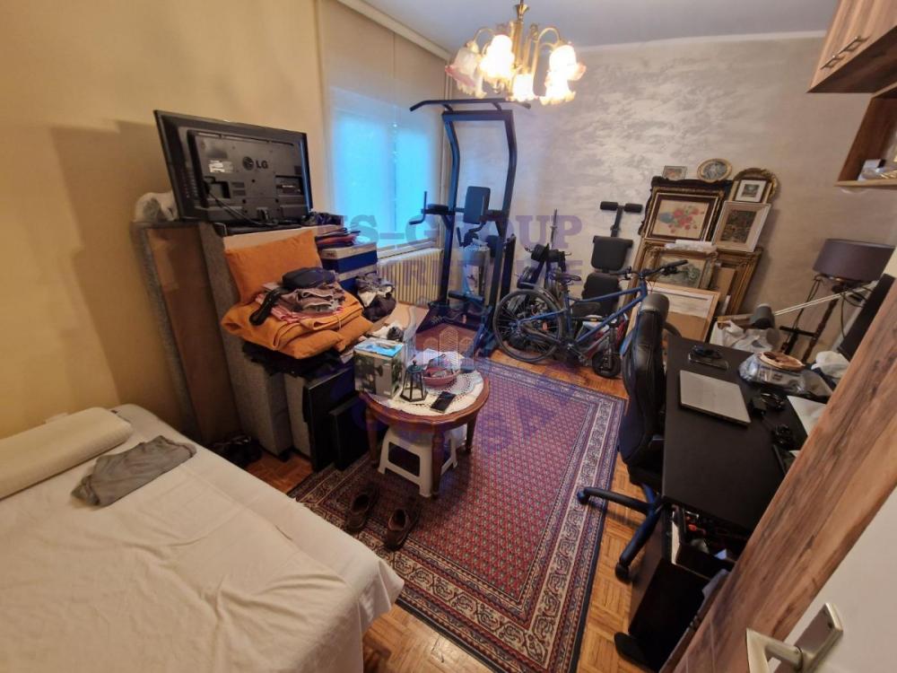 Slika 6 - Dvoiposoban, 66m2, Banatić Novi Sad, sa terasom, ima lift