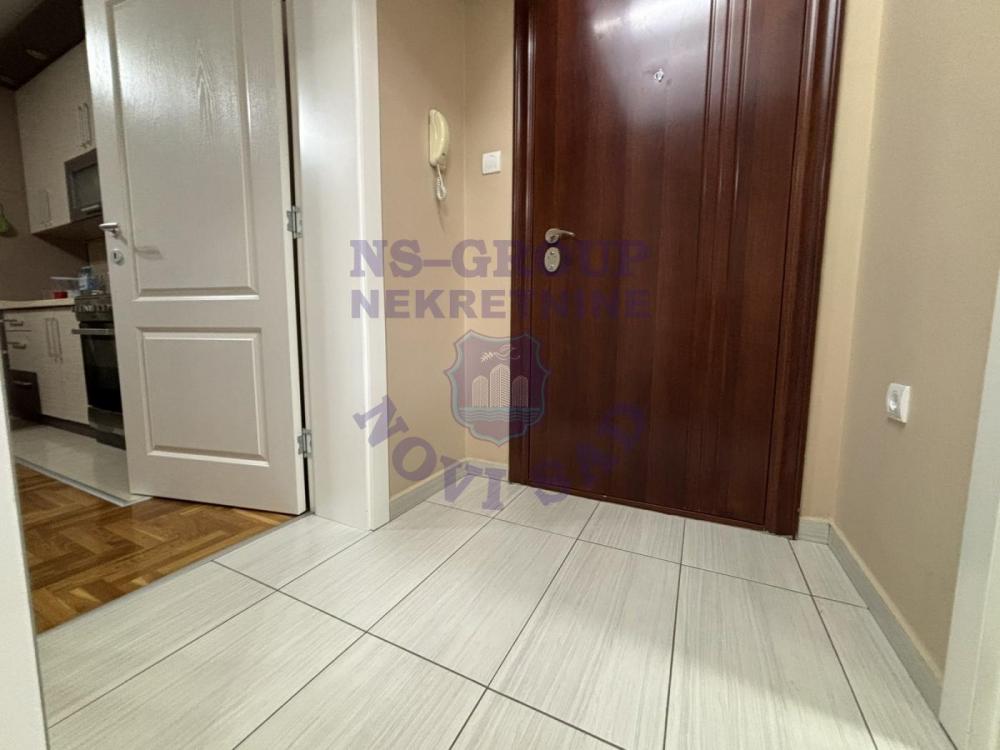 Slika 6 - Dvosoban, 40m2, Podbara Novi Sad, sa terasom, ima lift