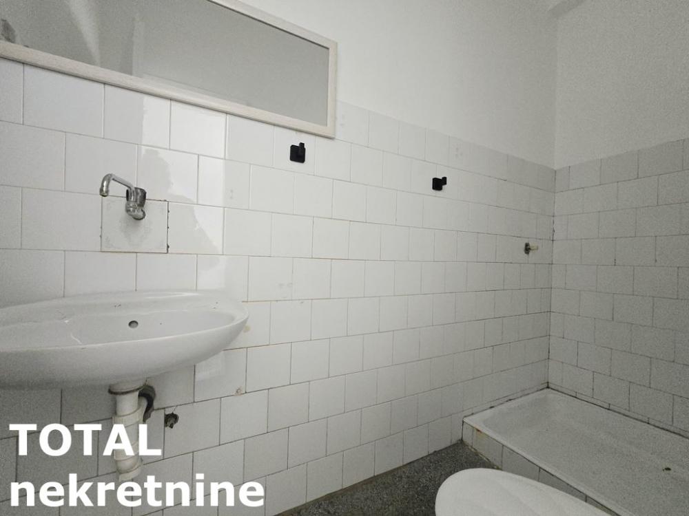 Slika 6 - Stan,NOVI SAD,GRBAVICA,kv: 29.00, € 94000, ID: 1103078