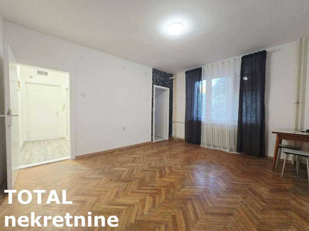 Slika 2 - Stan,NOVI SAD,GRBAVICA,kv: 29.00, € 94000, ID: 1103078
