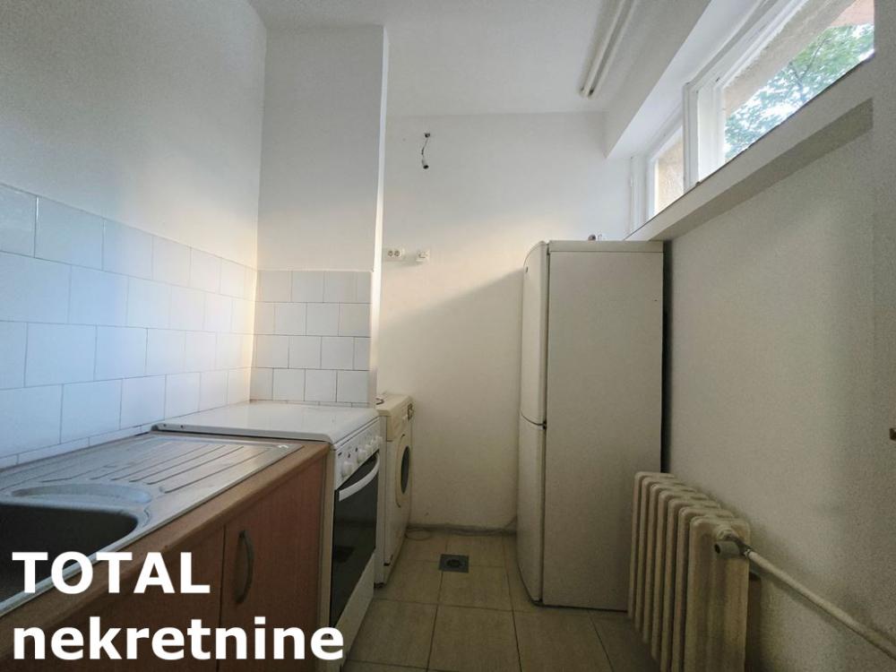 Slika 3 - Stan,NOVI SAD,GRBAVICA,kv: 29.00, € 94000, ID: 1103078