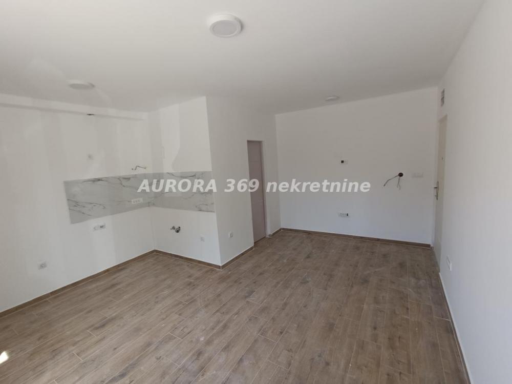 Slika 5 - POVOLJNO! GARSONJERA U VETERNIKU, NOVI SAD