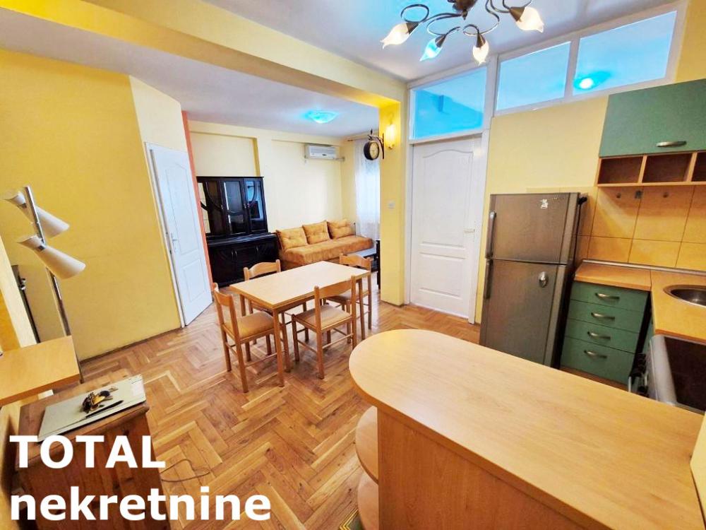 Slika 1 - Stan,NOVI SAD,CENTAR,kv: 49.00, € 142000, ID: 1103082