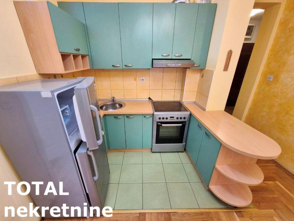 Slika 9 - Stan,NOVI SAD,CENTAR,kv: 49.00, € 142000, ID: 1103082