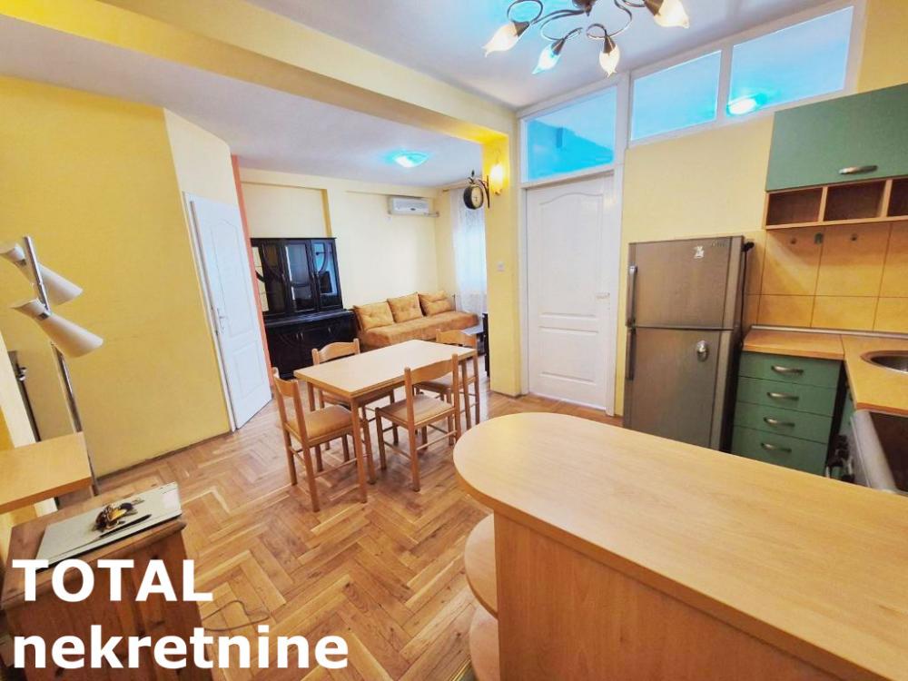 Slika 2 - Stan,NOVI SAD,CENTAR,kv: 49.00, € 142000, ID: 1103082