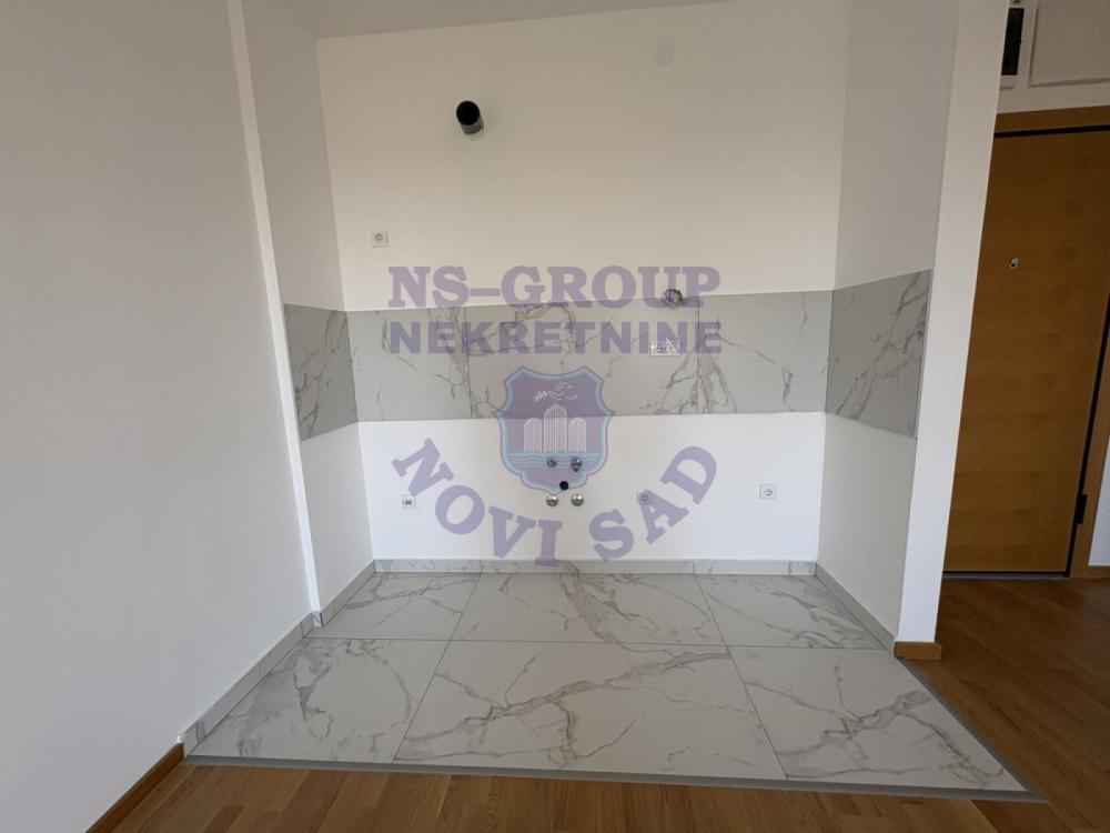 Slika 3 - Dvosoban, 41m2, Telep Novi Sad, sa terasom, ima lift