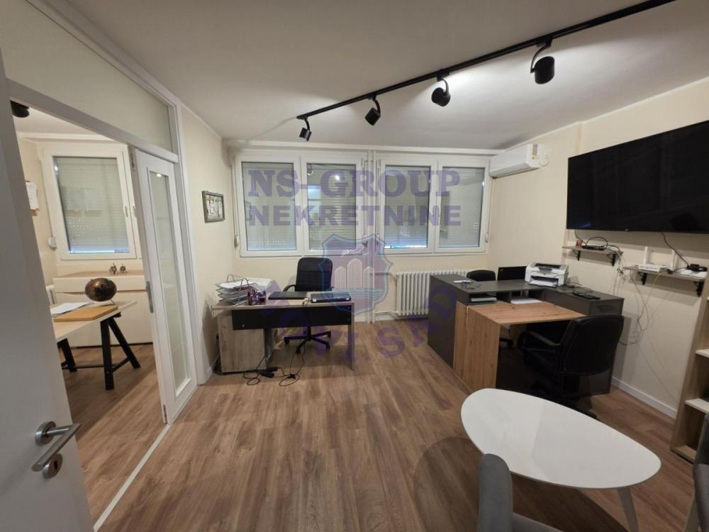 Slika 1 - Jednoiposoban, 40m2, Liman 1 Novi Sad, ima lift