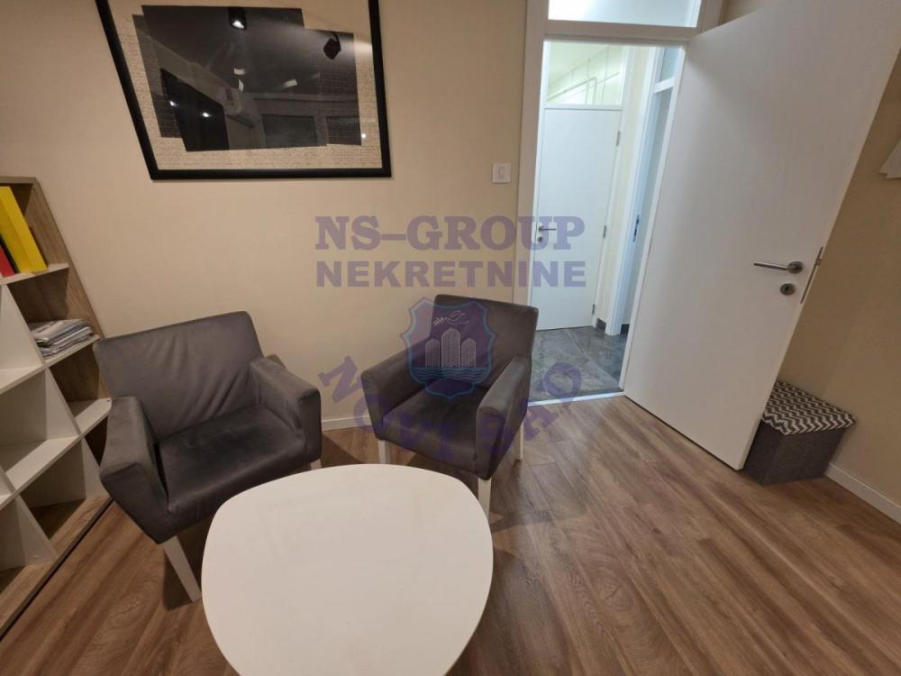Slika 5 - Jednoiposoban, 40m2, Liman 1 Novi Sad, ima lift