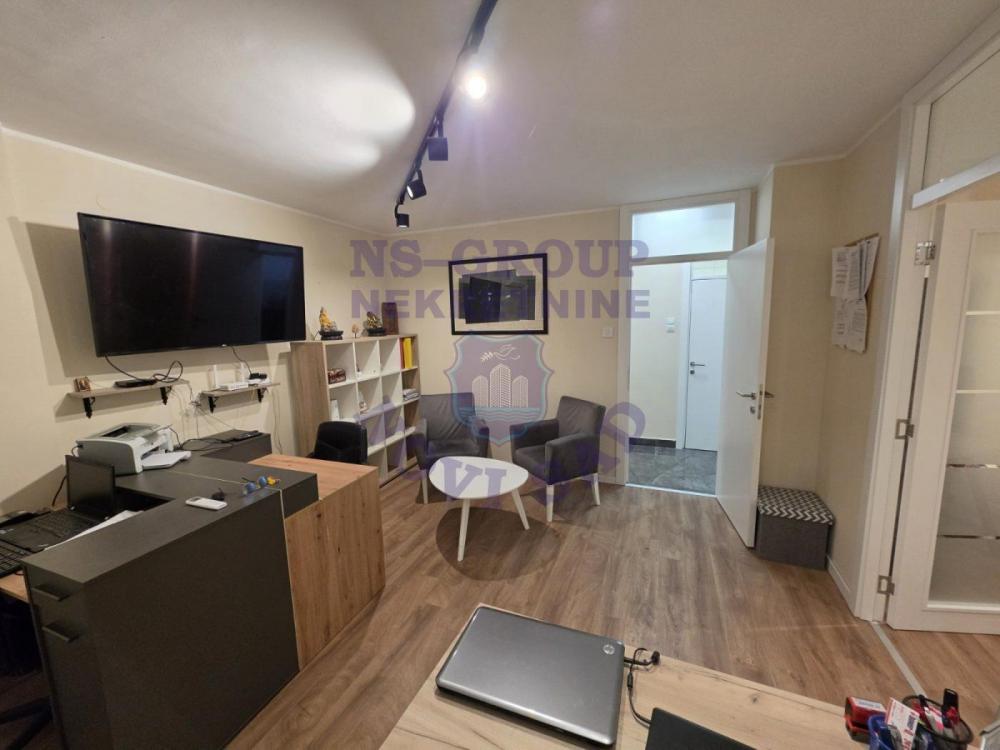 Slika 2 - Jednoiposoban, 40m2, Liman 1 Novi Sad, ima lift