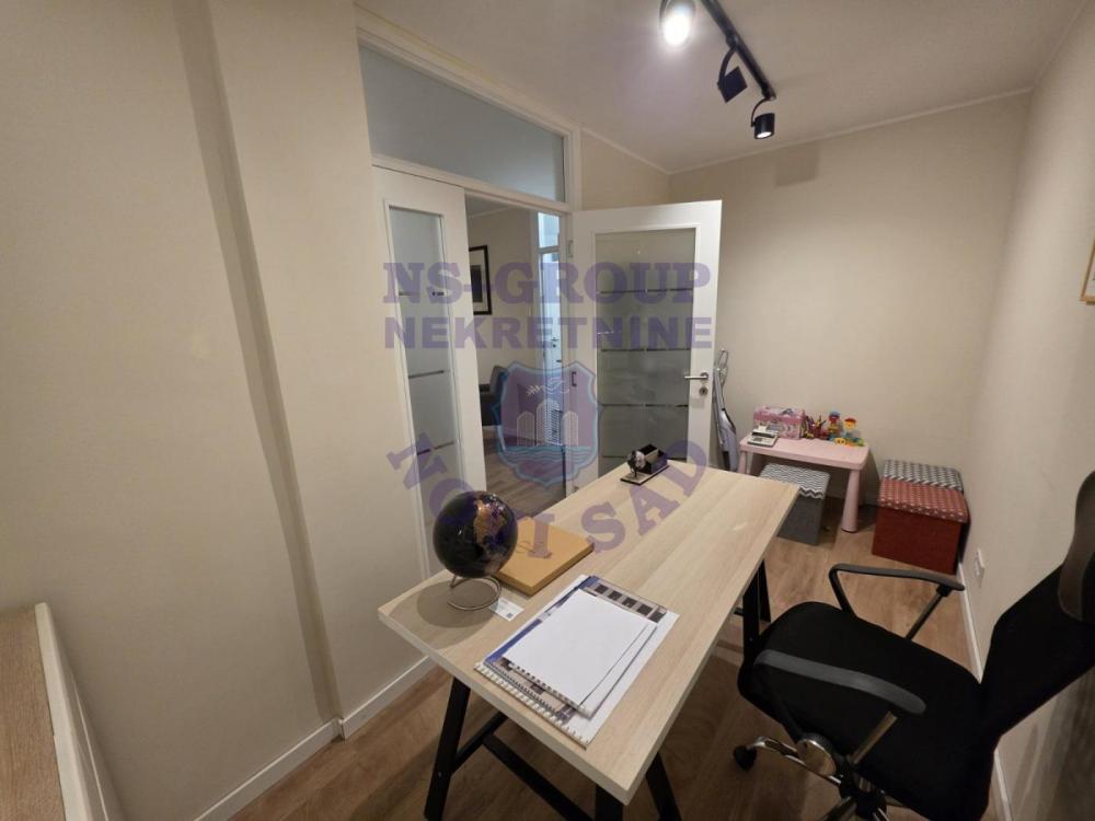 Slika 8 - Jednoiposoban, 40m2, Liman 1 Novi Sad, ima lift