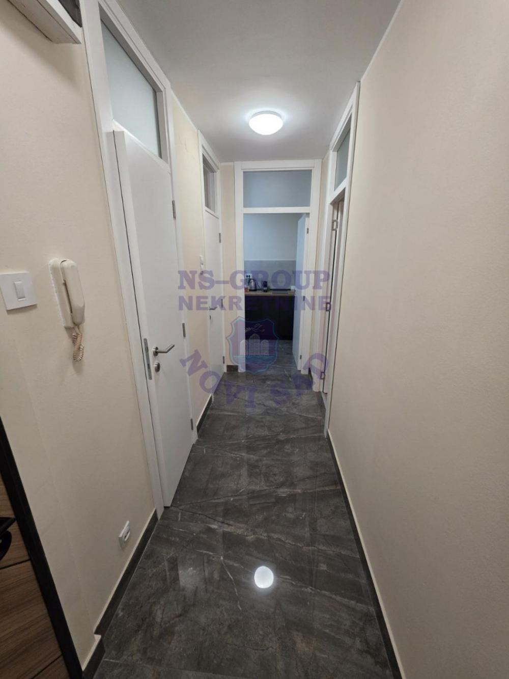Slika 9 - Jednoiposoban, 40m2, Liman 1 Novi Sad, ima lift