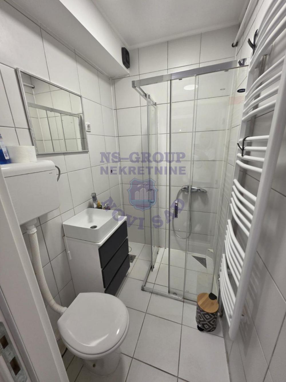 Slika 11 - Jednoiposoban, 40m2, Liman 1 Novi Sad, ima lift