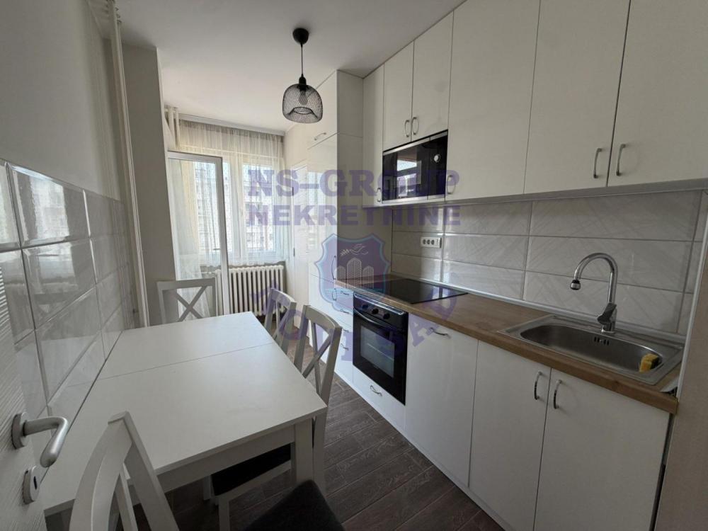 Slika 2 - Trosoban, 64m2, Liman 4 Novi Sad, sa terasom, ima lift