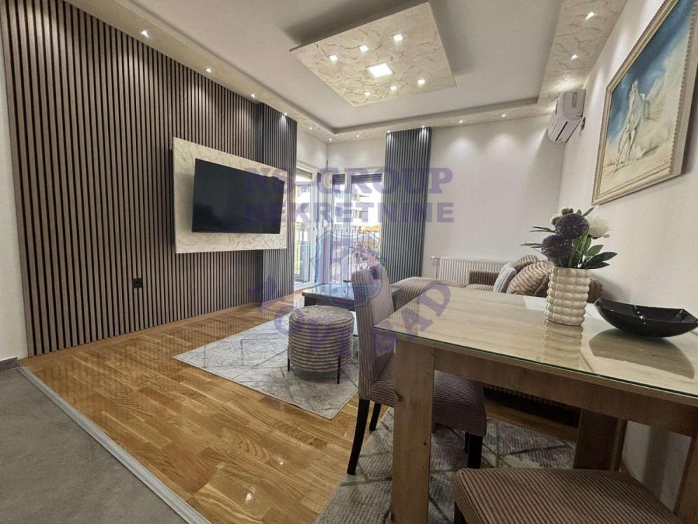 Slika 1 - Dvosoban, Sajmište Novi Sad, sa terasom, ima lift
