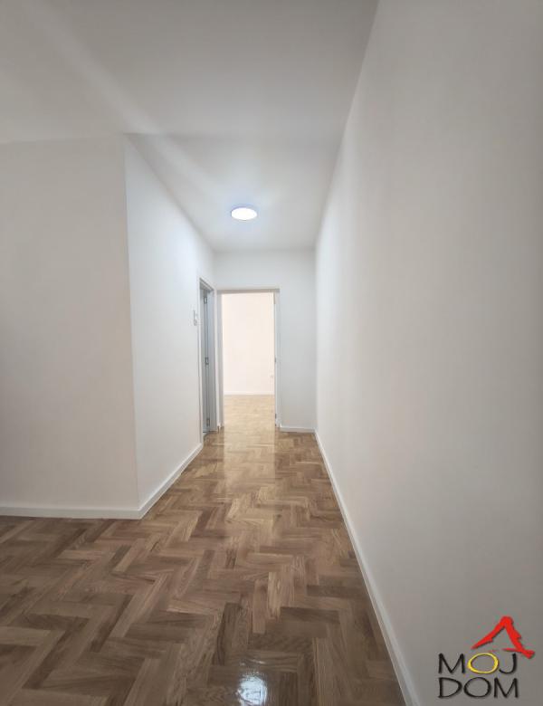 Slika 3 - Stan,NOVI SAD,DETELINARA,kv: 58, € 160680, ID: 1032795