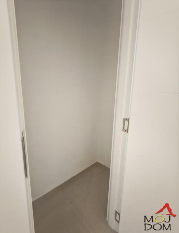 Slika 8 - Stan,NOVI SAD,DETELINARA,kv: 58, € 160680, ID: 1032795