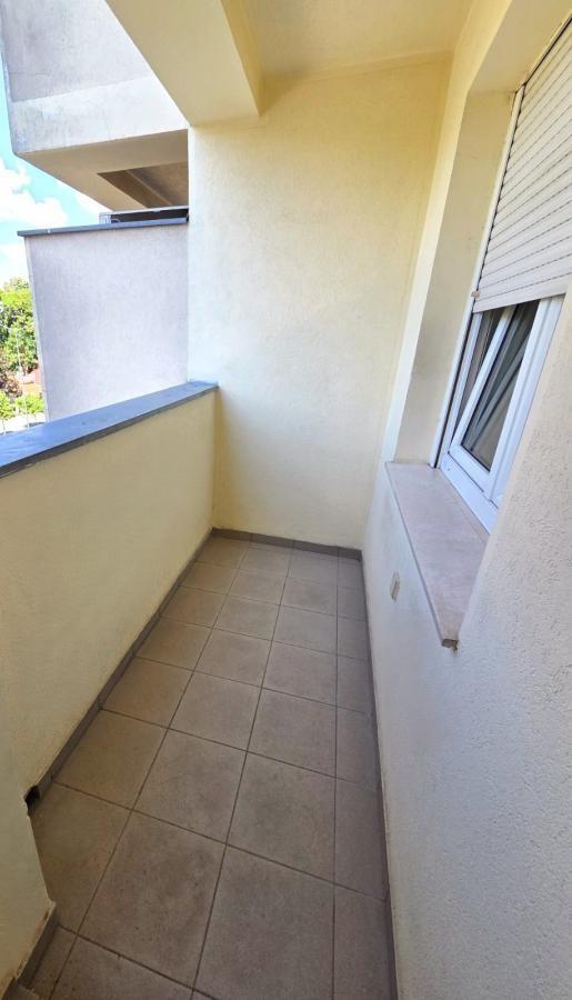 Slika 8 - Dvosoban, 40m2, Banatić Novi Sad, sa terasom, ima lift