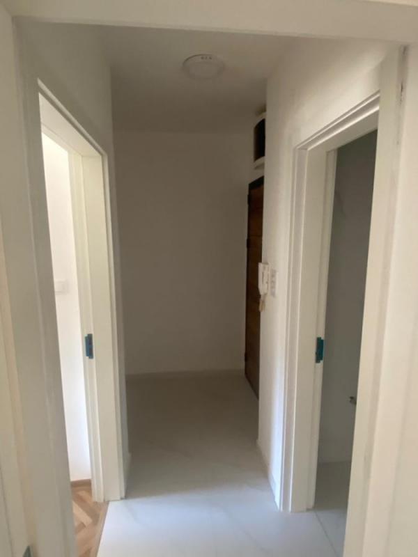 Slika 6 - Dvosoban, 40m2, Banatić Novi Sad, sa terasom, ima lift