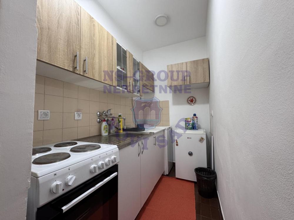 Slika 2 - Prodaja stana, 29m2, Nova Detelinara Novi Sad, sa terasom, ima lift
