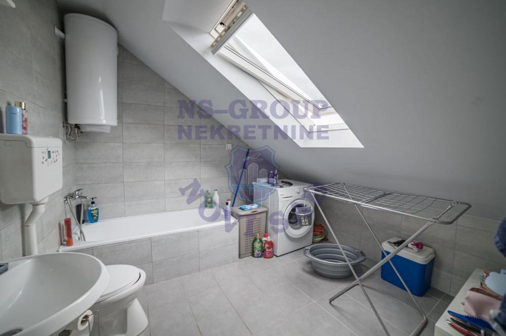 Slika 6 - Dvoiposoban, 52m2, Podbara Novi Sad, sa terasom, ima lift