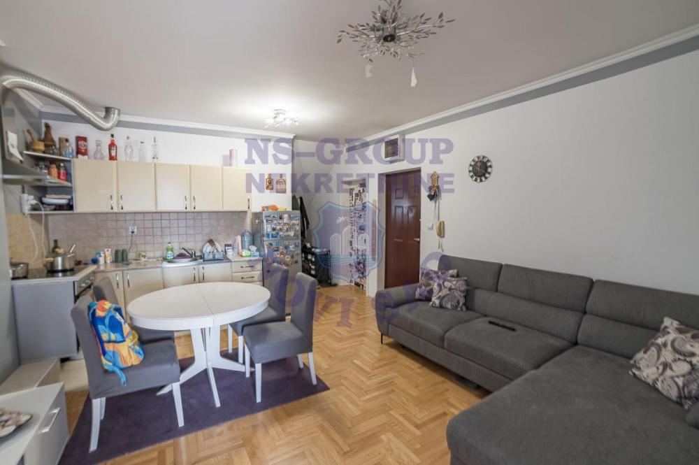 Slika 0 - Dvoiposoban, 52m2, Podbara Novi Sad, sa terasom, ima lift