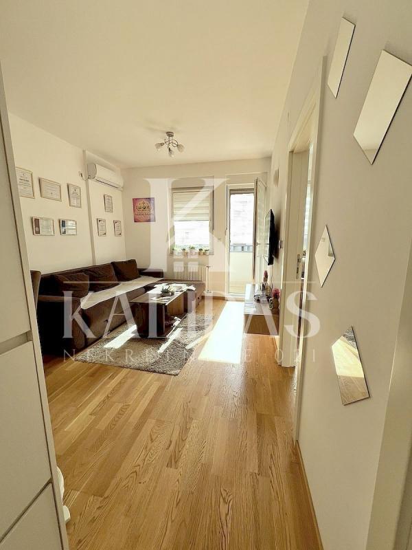 Glavna slika -Stan,NOVI SAD,KEJ,kv: 33, € 133900, ID: 1008992