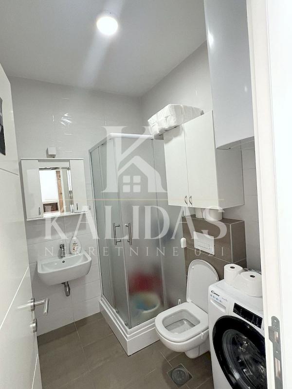 Slika 9 - Stan,NOVI SAD,KEJ,kv: 33, € 133900, ID: 1008992