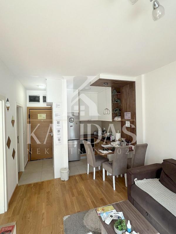 Slika 4 - Stan,NOVI SAD,KEJ,kv: 33, € 133900, ID: 1008992