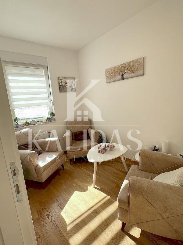 Slika 5 - Stan,NOVI SAD,KEJ,kv: 33, € 133900, ID: 1008992