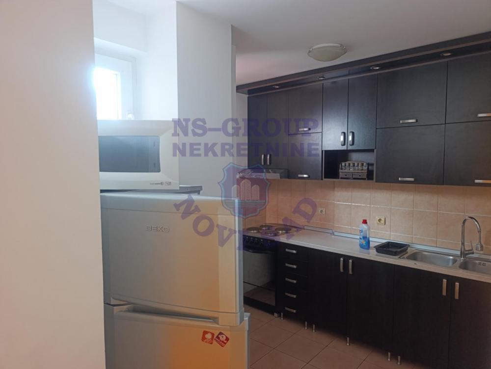 Slika 2 - Dvosoban, 56m2, Bulevar oslobođenja Novi Sad, sa terasom, ima lift