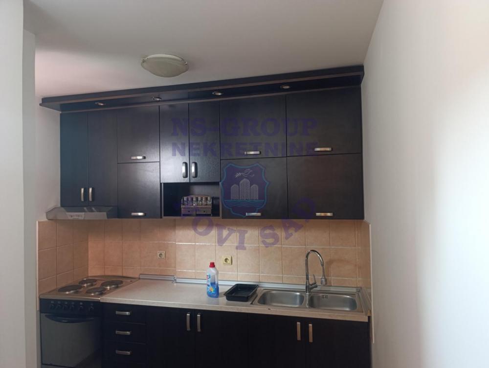 Slika 3 - Dvosoban, 56m2, Bulevar oslobođenja Novi Sad, sa terasom, ima lift