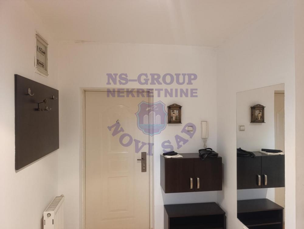 Slika 8 - Dvosoban, 56m2, Bulevar oslobođenja Novi Sad, sa terasom, ima lift
