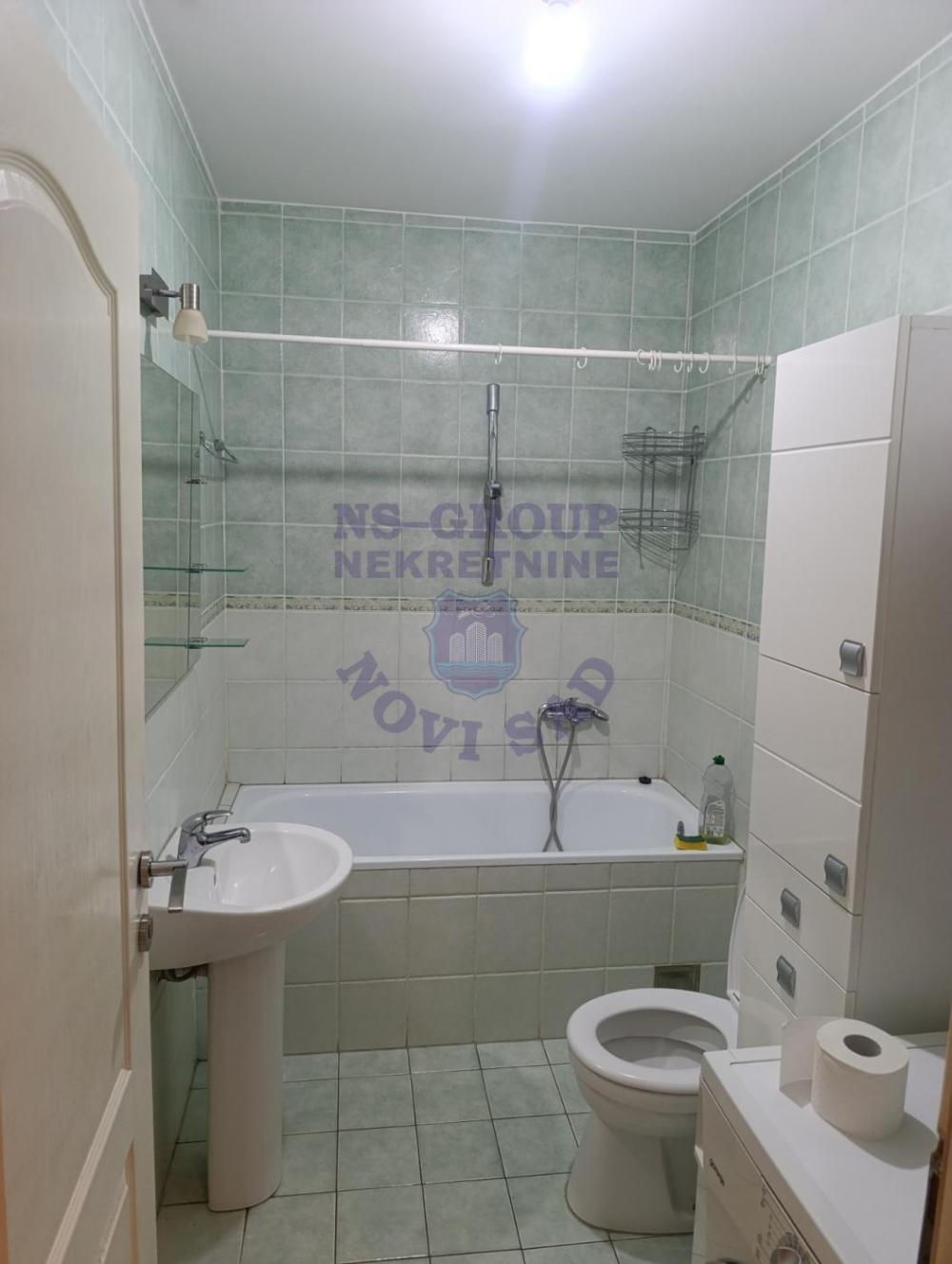 Slika 9 - Dvosoban, 56m2, Bulevar oslobođenja Novi Sad, sa terasom, ima lift