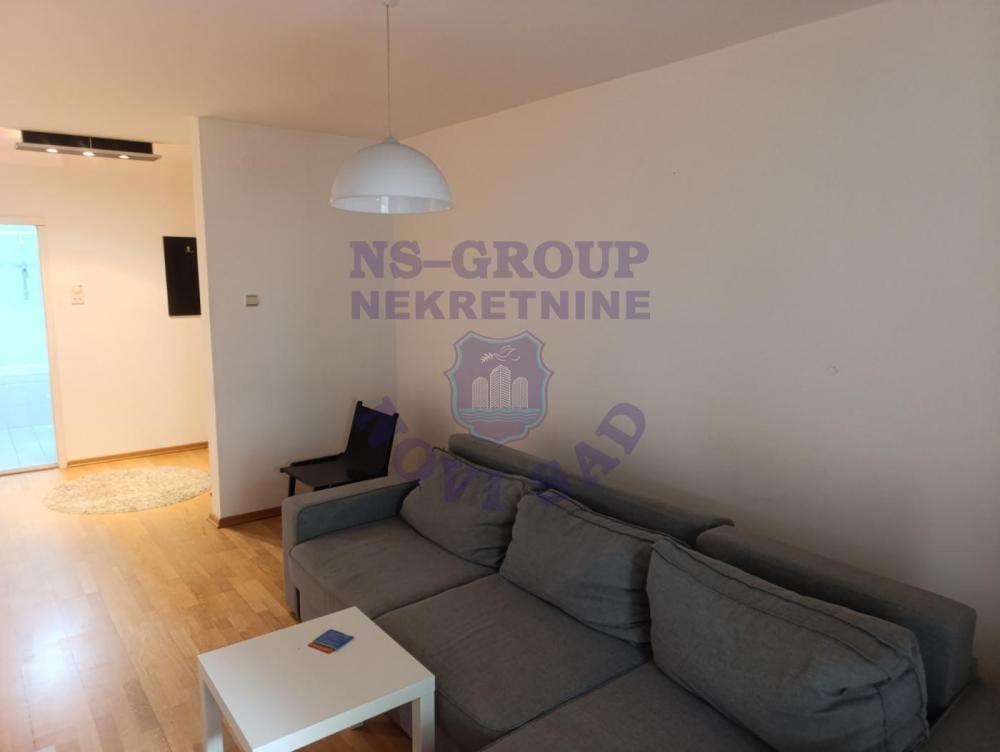 Glavna slika -Dvosoban, 56m2, Bulevar oslobođenja Novi Sad, sa terasom, ima lift