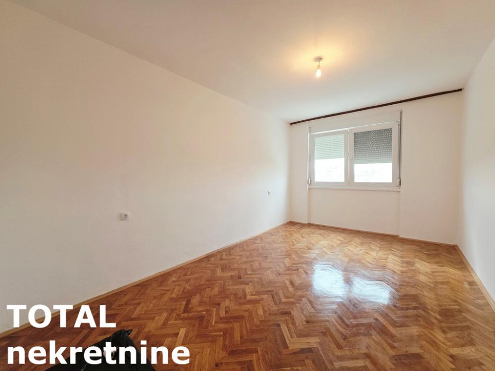 Slika 5 - Stan,NOVI SAD,CARA DUSANA,kv: 43.00, € 103200, ID: 1103114