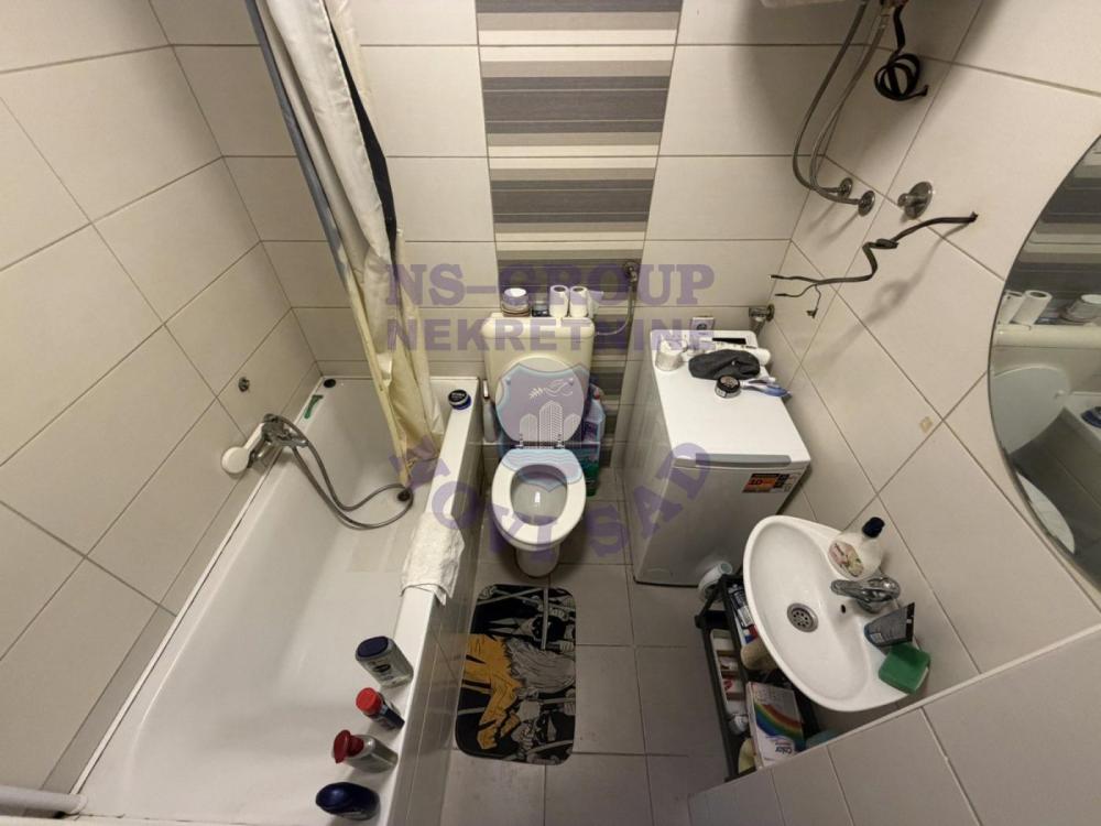Slika 5 - Jednoiposoban, 37m2, Podbara Novi Sad, ima lift