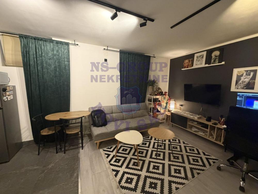 Slika 4 - Jednoiposoban, 37m2, Podbara Novi Sad, ima lift