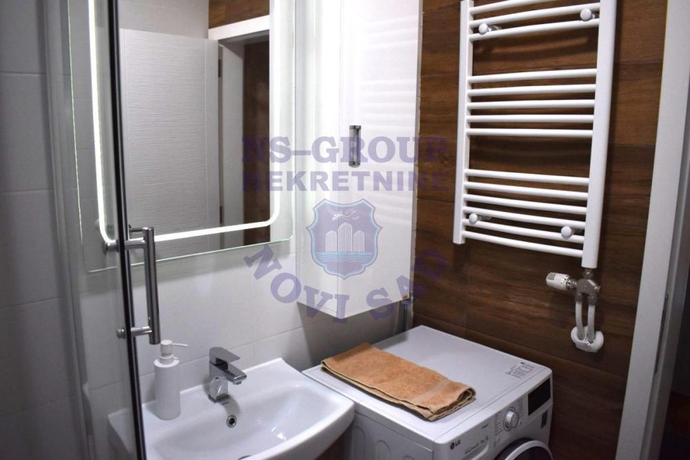 Slika 6 - Luksuzan trosoban stan na Novom Naselju!